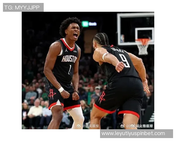 火箭队为狄龙献上感人致敬视频他双手合十向全场观众表达感谢